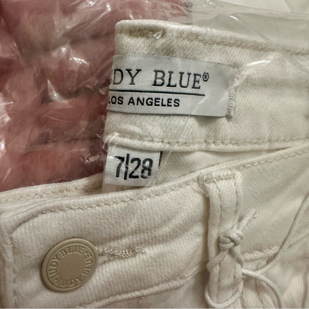 Judy Blue White Denim Pants - Picture 2 of 5